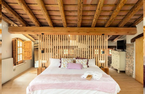 Serinya Other | Fantástica Masía Rodeada de más de 10.000 m2 de Jardín con una Preciosa Piscina