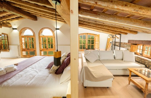 Serinya Other | Fantástica Masía Rodeada de más de 10.000 m2 de Jardín con una Preciosa Piscina