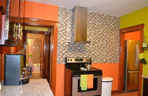 West Street - River Street Apartment | Fantastic 2 Bedroom Apartment Near Downtown