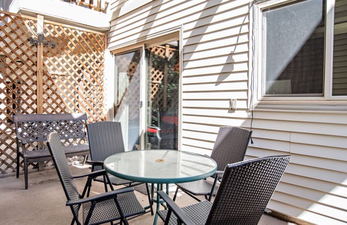 Carbondale Condo | Fantastic 2 Bedroom Condo On Golf Course, Includes 2 Fishing Badges! Near Skiing