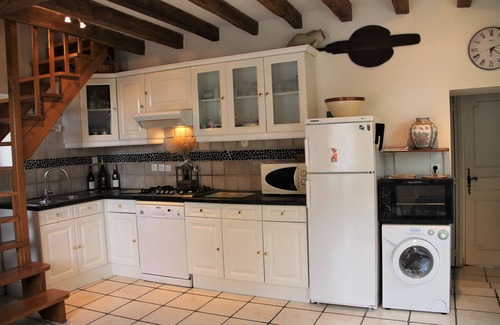 Merry-la-Vallee Cottage | Fantastic Country Home (Guédelon, Chablis, Puisaye)