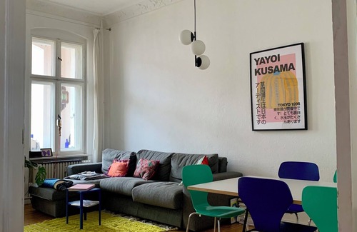 Neukoelln Apartment | Farbige Design 2-zi-altbauwhng Beim Maybachufer. Kinder- & Haustierfreundlich