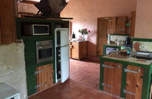 Monflanquin Bed & Breakfast | Farm 17th century, 16 people, swimming pool, park., View on the Bastide : 1,5 km