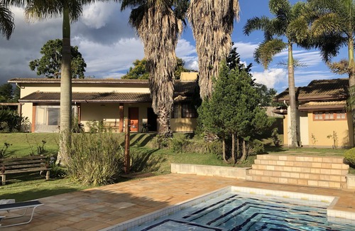 Pinhalzinho Cottage | Farm, country house, wifi, heated pool, leisure!