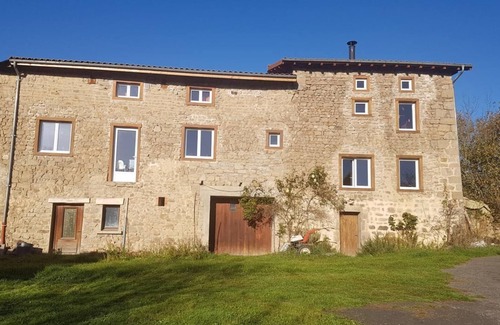 Saint-Gervais-sous-Meymont House | Farmhouse vacation home for 10 people