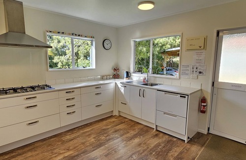 Pakawau Other | Farm house with sea views & native bush, fishing, kayaking, bird lovers haven.