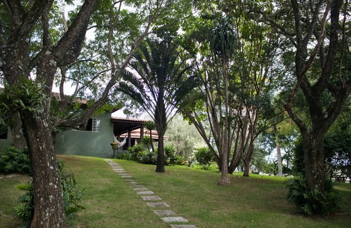 Braganca Paulista House | Farm in Bragança Paulista with lots of green for groups of 10 people