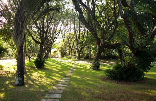 Braganca Paulista House | Farm in Bragança Paulista with lots of green for groups of 10 people