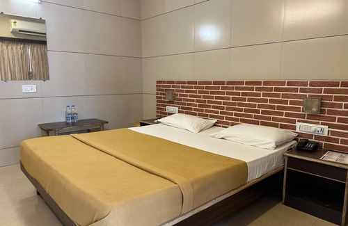 Gorai Hotel | FARM REGENCY GORAI