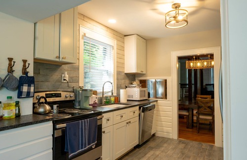 Newton Other | Farmhouse 1903 Renovated w Pond and Stream on Kittatiny Park