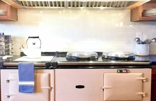 North Egremont House | Farmhouse w AGA, 2 suites - close to GB & skiing