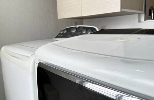 Guadalajara Apartment | Fast WiFi★Wash/Dry★ComfyBed★Free Parking★24-7Securityn