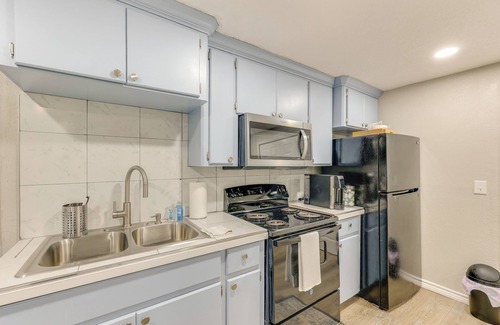 New Boston Apartment | Fenced Yard: Pet-friendly Studio in New Boston!