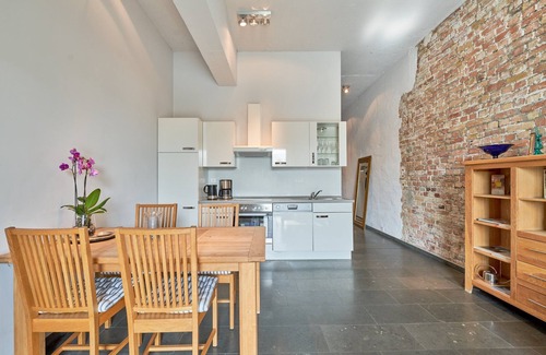 Wessendorf Apartment | Ferienwohnung 48 qm, Wohnraum mit Offener Küche, Schlafzimmer, Du/wc, Terrasse