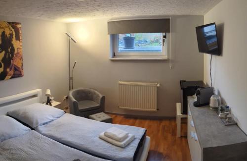 Hildesheim District Apartment | Ferien- Messe- Handwerkerzimmer mit Bad