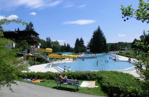 Viechtach House | Ferienhaus Jägerpark Viechtach 6, indoor pool, Wi-Fi and energy costs included