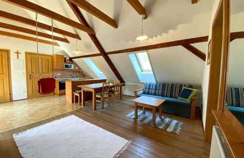 Gemeinde Hohenbrugg-Weinberg Other | Ferienwohnung "presshütte" mit Frühstück - Kürbishof Gartner