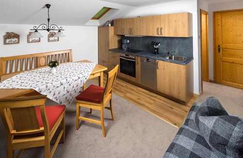 Schwob Apartment | Ferienwohnung 1 für 2 bis 4 Personen, 75 qm, 2 Schlafzimmer, Balkon