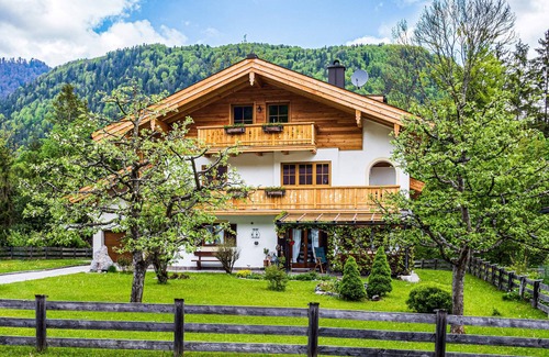 Oberschonau Apartment | Ferienwohnung für 2-4 Personen, 82 qm, 2 Schlafzimmer, Bad mit Dusche/wc, Balkon