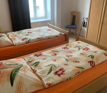 Niddatal Apartment | Ferienwohnung 2 Zimmer 55 qm Betten trennbar 1 Stock