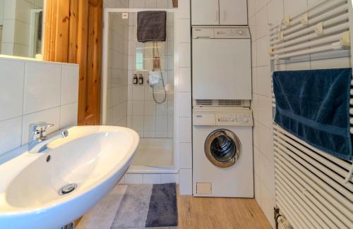 Picher Apartment | Ferienwohnung - 2EZ 1DZ - 2 Bäder - ruhig gelegen - Garten, Küche, WLAN, Parken, Self-Check-in, Ventilator- nahe Schwerin Unesco