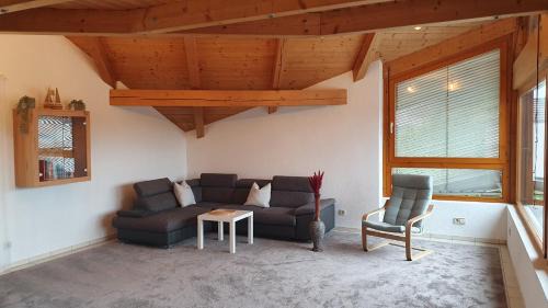 Aalen Apartment | Ferienwohnung AA-Waldhausen OG