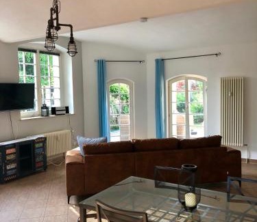 Radeberger Vorstadt Apartment | Ferienwohnung am Wasser Villa Graf von Pfeil