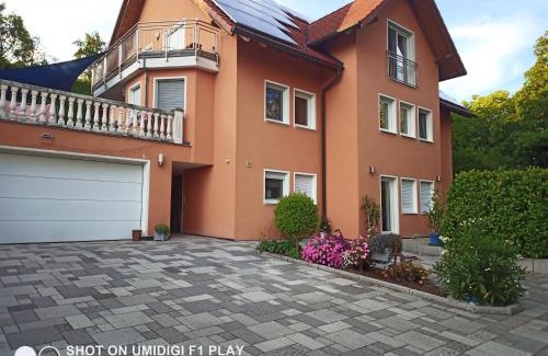 Oehringen Apartment | Ferienwohnung DaWie