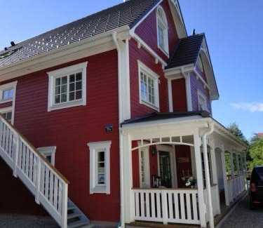 Uhldingen-Muehlhofen Apartment | Ferienwohnung Kleiner Onkel