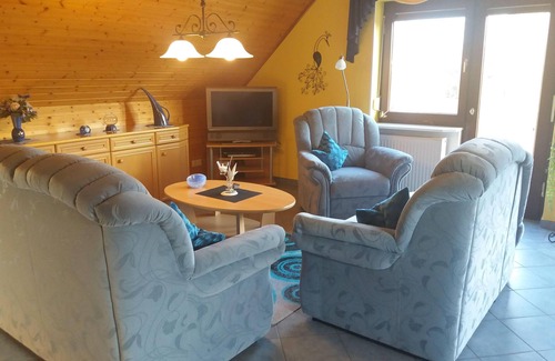 Stakendorf Apartment | Ferienwohnung Dorette in Stakendorf mit Blick über den Dorfteich