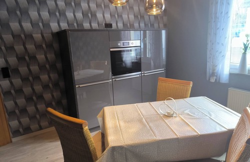 Brilon Apartment | Ferienwohnung mit 65qm, 2 Schlafzimmer, 1 Wohn- und Schlafraum, max für 4 Personen