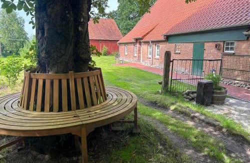 Schwanewede Apartment | Ferienwohnung mit Garten in Meyenburg - KEINE MONTEURE