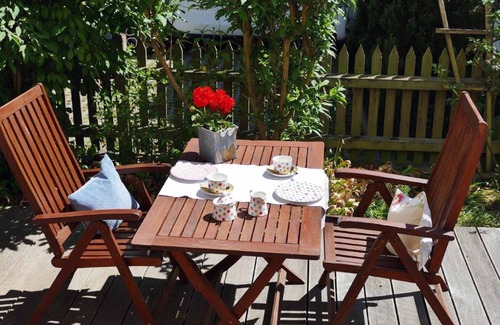 Absberg Apartment | Ferienwohnung mit möblierter Holzterrasse