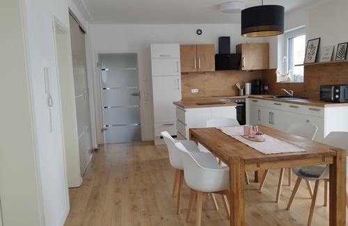 Ebensfeld Apartment | Ferienwohnung Rote Leite, Schöne Fewo mit Moderner Einrichtung in Ruhiger Lage