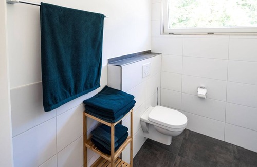 Conweiler Apartment | Ferienwohnung Sommer, 59 qm, 1 Schlafraum & 1 Wohn/schlafraum, Max. 4 Personen