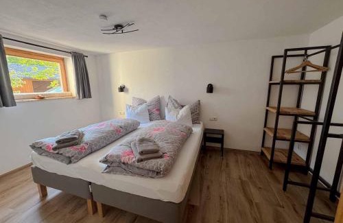 Bad Goisern Apartment | Ferienwohnung Stoablick - barrierefrei mit Bergblick