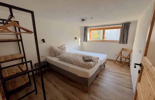 Bad Goisern Apartment | Ferienwohnung Stoablick - barrierefrei mit Bergblick