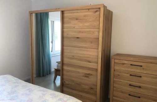 Oberhavel Apartment | Ferienwohnung Waldesruh mit Kaminofen und Balkon