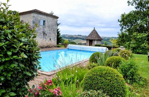 Galapian House | Ferme du Moulin de Paillères, vue panoramique, piscine - idéal 4 à 5 personnes