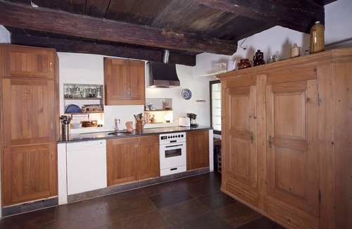 Aurigeno Apartment | Feudal holidays in a Ticino Palazzo (built in 1522!