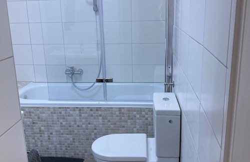 Remagen Apartment | Fewo für 2 Personen, Zentral Gelegen, Bahnhof und Rhein zu Fuß gut Erreichbar