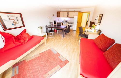 Connewitz Apartment | Fewo Leipzig South with underground parking