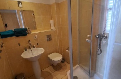 Berlin-Britz Apartment | FEWO2-1 Zim Apart-5 Bett-Küche-Dusche WC-Parkplatz