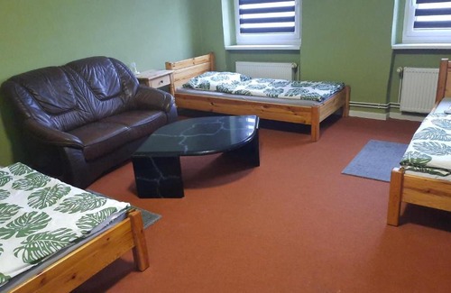 Berlin-Britz Apartment | FEWO2-1 Zim Apart-5 Bett-Küche-Dusche WC-Parkplatz