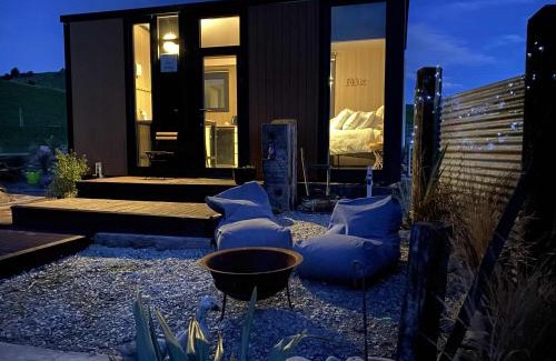 Timaru District House | Field and Fleece Farm Stay by Tiny Away