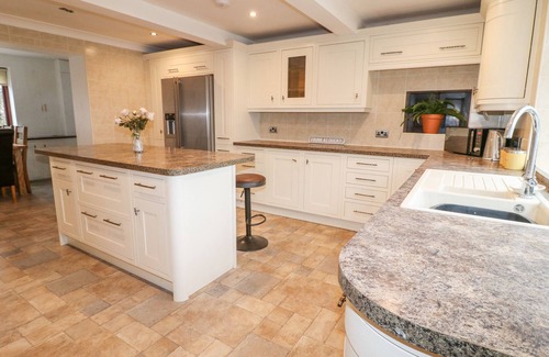 Forsbrook Cottage | Fields Farm