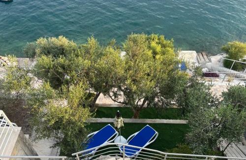 Komarna Apartment | Fig Tree Apartment