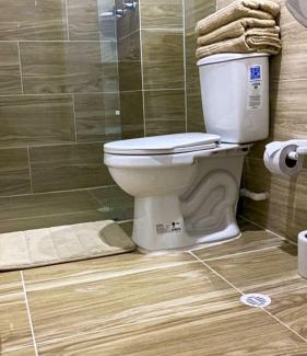 Pinchote Apartment | Fin de semana en increíble apartamento - 2 cuartos, sofacama, piscina y parking gratis