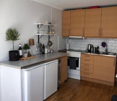 Karingon Apartment | Fin lägenhet med balkong - Centralt o bra läge