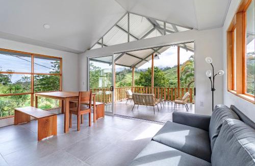 San Isidro de El General House | Finca Mango - 40 acre paradise